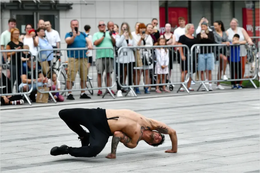 Breakdancer Street Performance Photo 2845