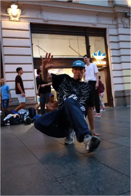 Detail Breakdancer Street Performance Photo Number 14