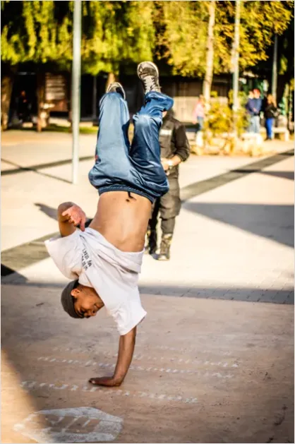 Detail Breakdancer Street Performance Photo Number 7
