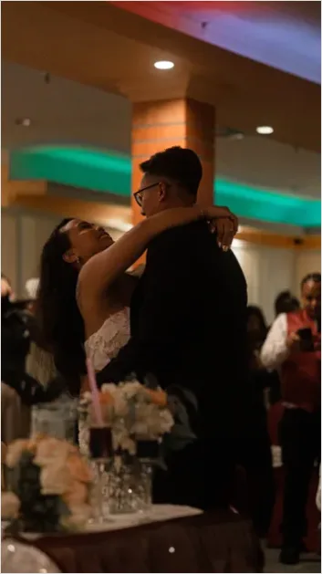 Detail Bride And Groom First Dance Photo Number 9