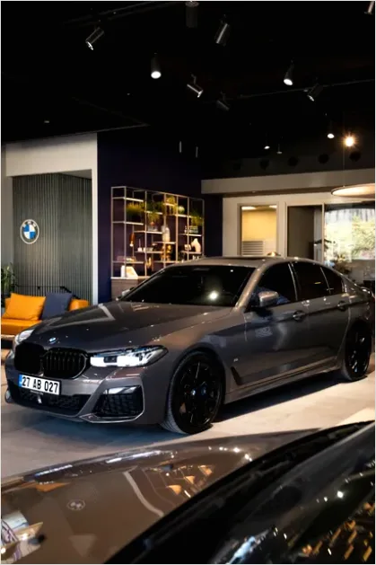 Detail Car Showroom Modern Interior Photo Number 2