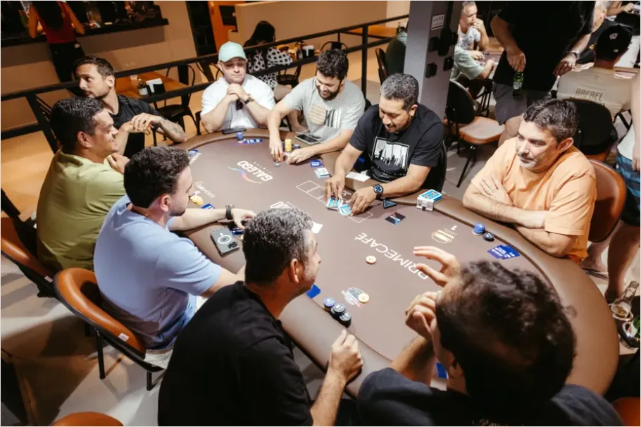 Detail Card Game Tournament Table Photo Number 10