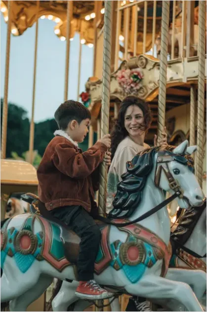 Carousel Ride Family Fun Photo 1d99