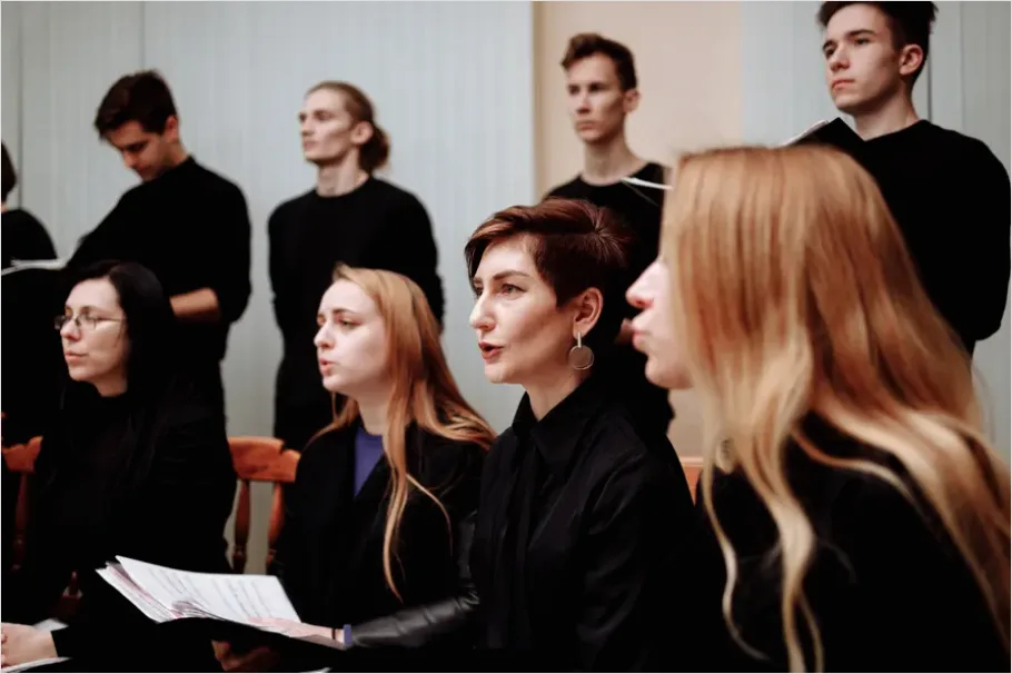 Detail Choir Singing In Concert Photo Number 2