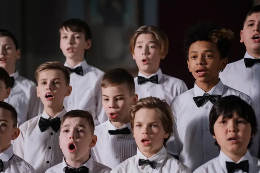 Detail Choir Singing In Concert Photo Number 3