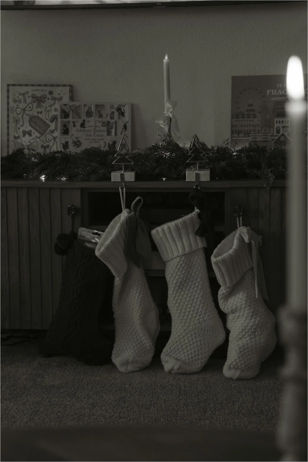 Detail Christmas Fireplace Stockings Cozy Night Number 11