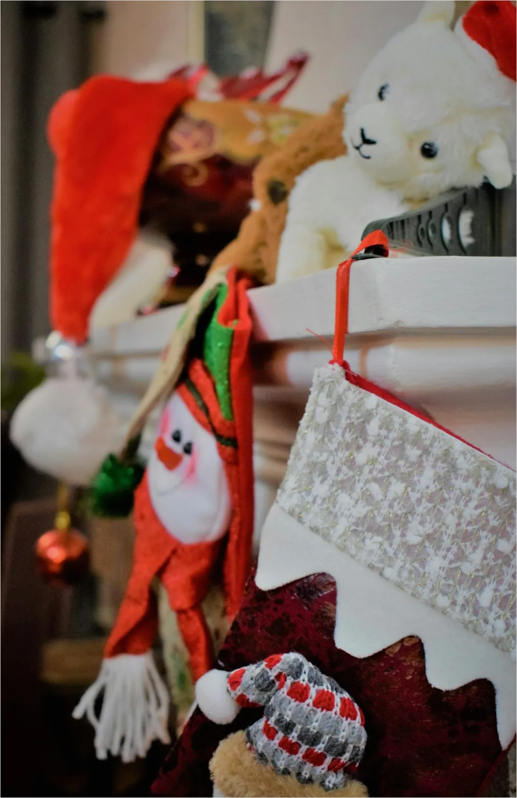 Detail Christmas Fireplace Stockings Cozy Night Number 15