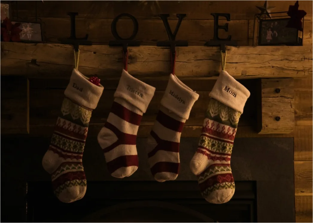 Detail Christmas Fireplace Stockings Cozy Night Number 6