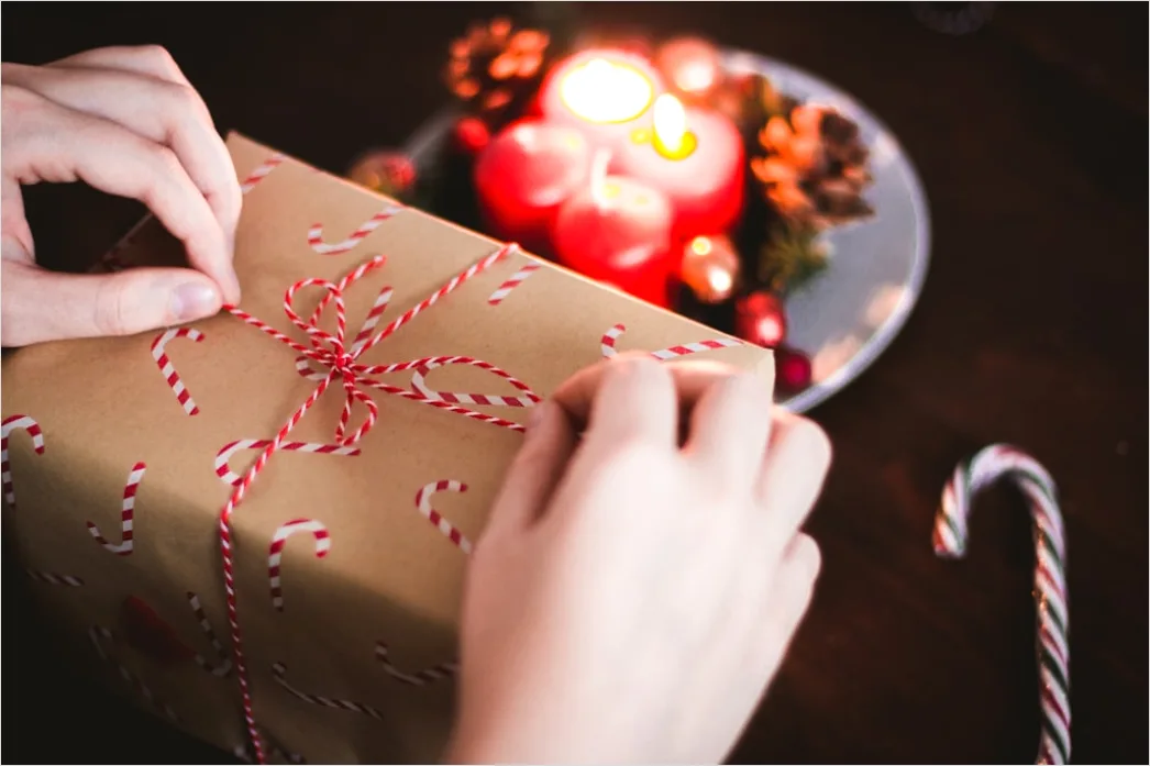 Detail Christmas Morning Gift Opening Candid Number 5