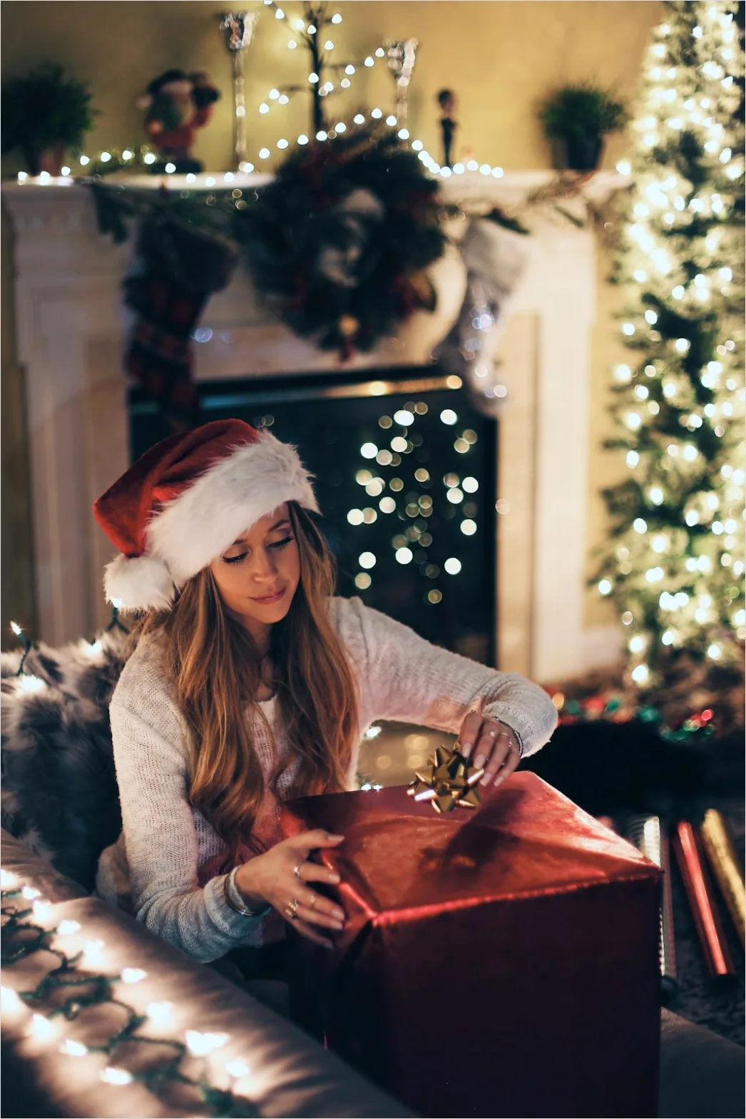 Detail Christmas Morning Gift Opening Candid Number 7