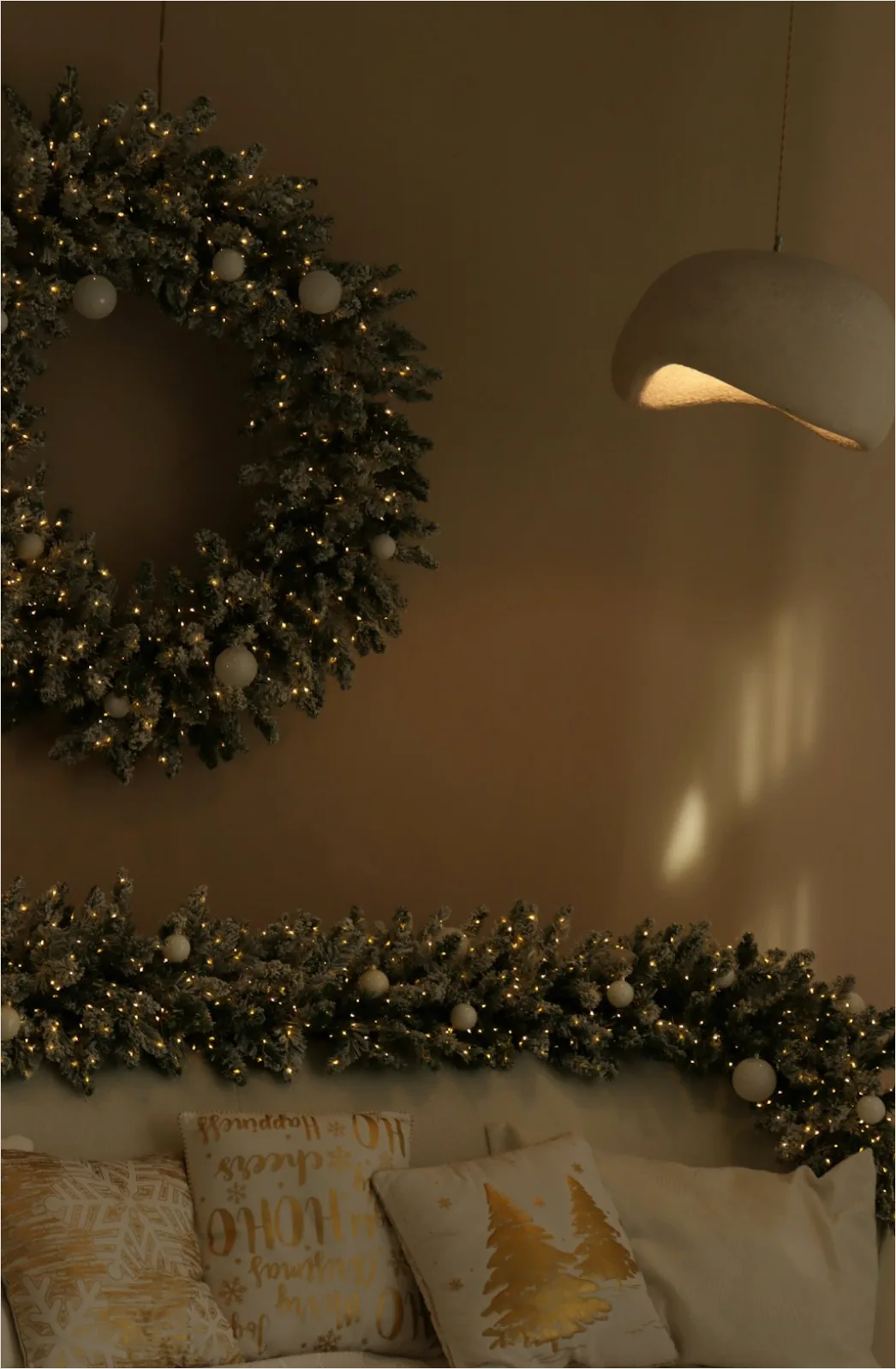 Detail Christmas Tree Decorating Family Living Room Number 15