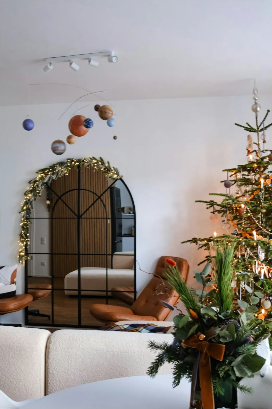 Detail Christmas Tree Decorating Family Living Room Number 16