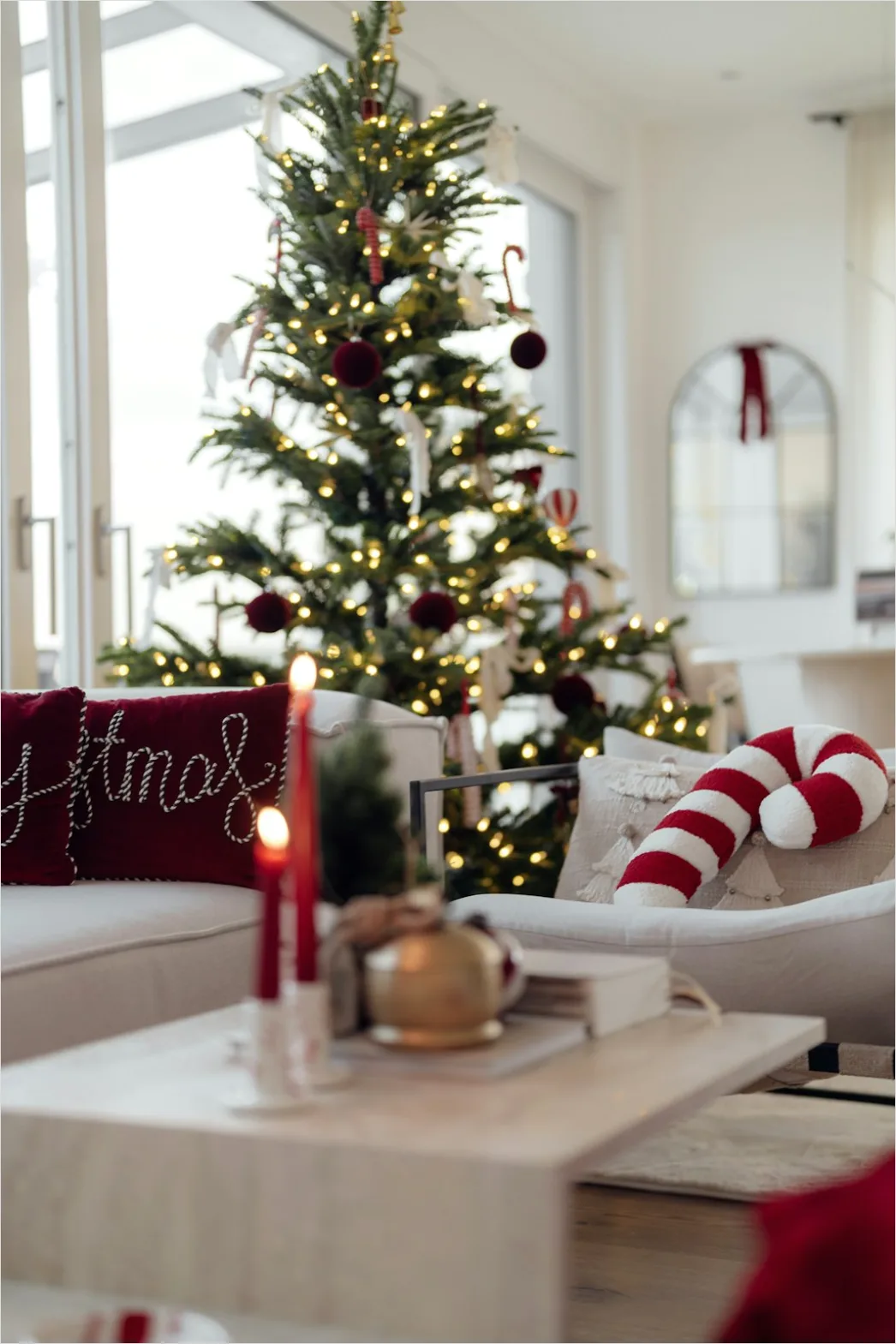 Detail Christmas Tree Decorating Family Living Room Number 7