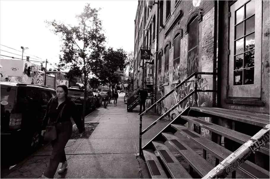 Detail City Sidewalk Street Life Photo Number 2