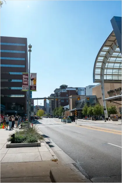 Detail City Street Scene Daytime Photo Number 2