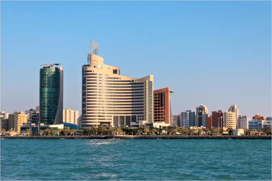 Detail City Waterfront Skyline Photo Number 16