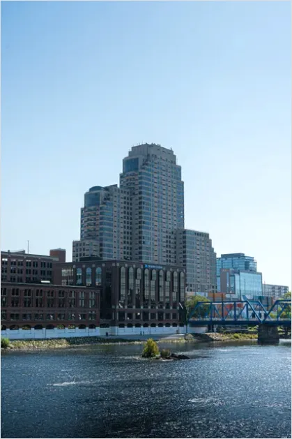 Detail City Waterfront Skyline Photo Number 10