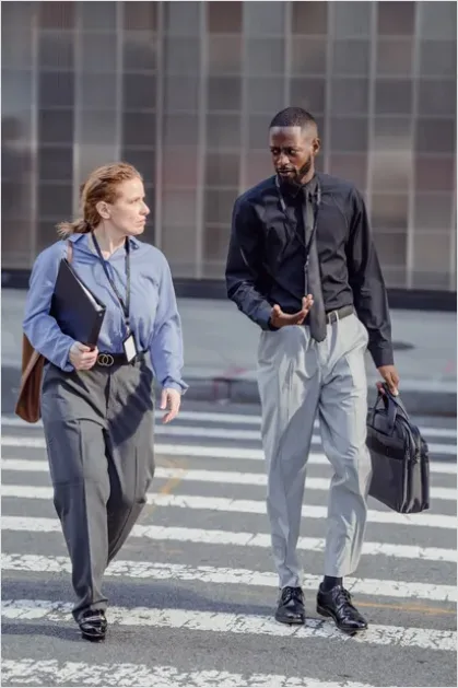 Detail Commuters Walking To Work Photo Number 3