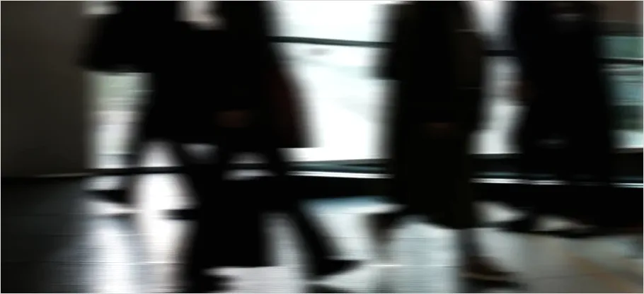 Detail Commuters Walking To Work Photo Number 4