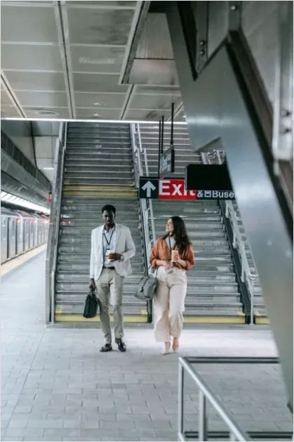 Detail Commuters Walking To Work Photo Number 9