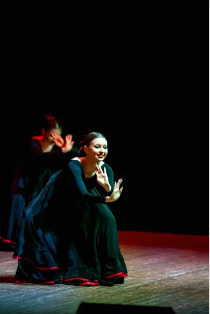 Detail Cultural Festival Dance Performance Photo Number 14