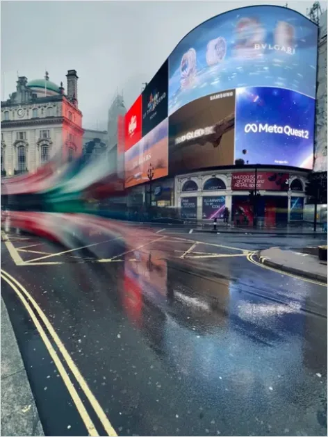 Detail Digital Billboard City Advertising Photo Number 2