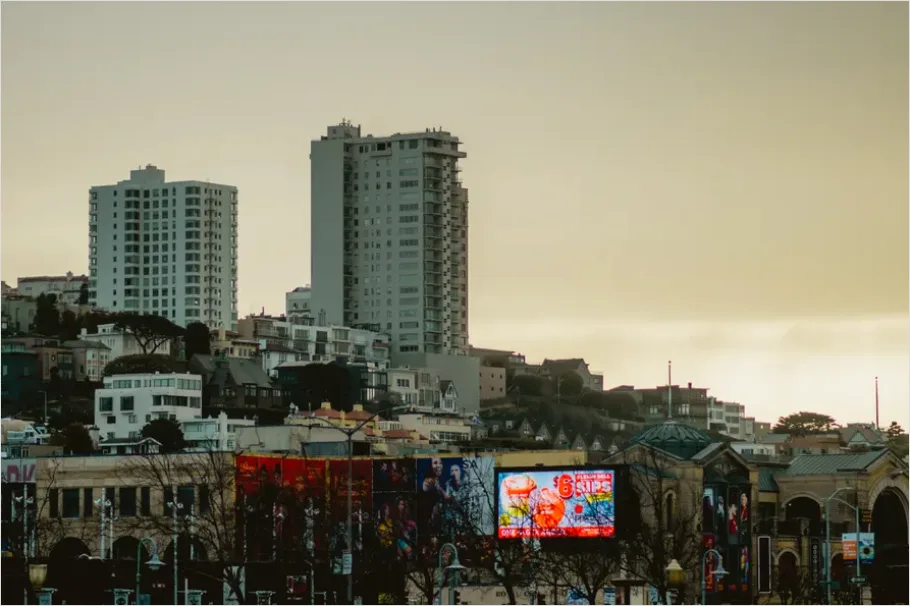 Detail Digital Billboard City Advertising Photo Number 3