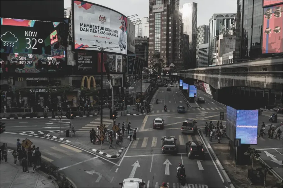 Detail Digital Billboard City Advertising Photo Number 5
