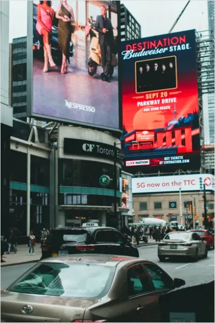 Detail Digital Billboard City Advertising Photo Number 8