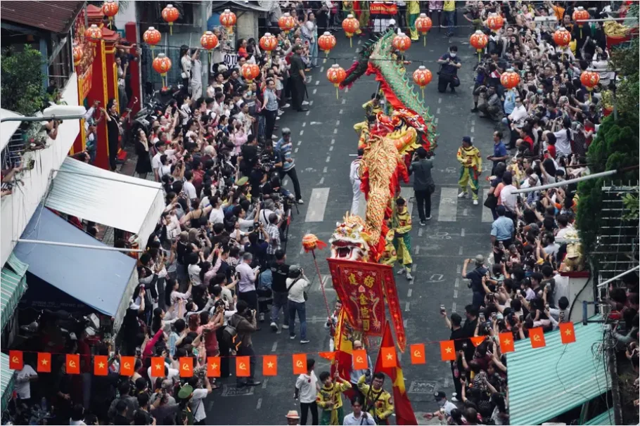 Detail Dragon Dance Street Festival Photo Number 15