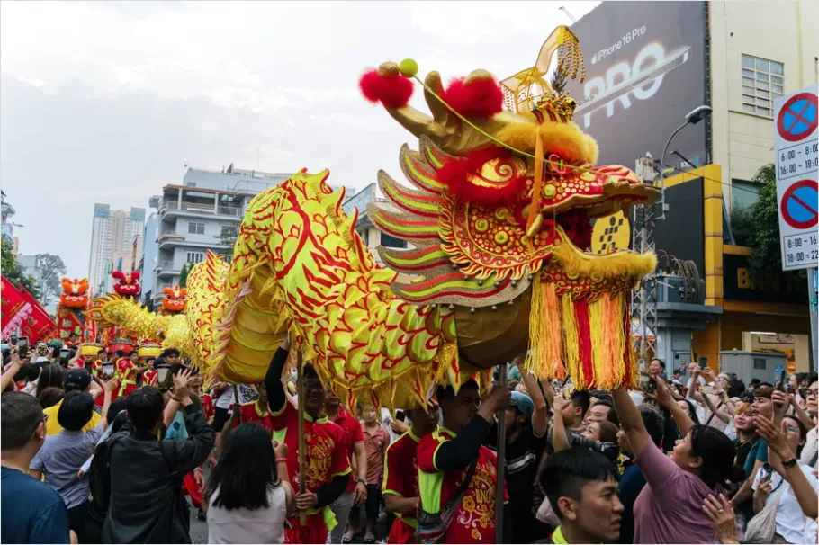 Detail Dragon Dance Street Festival Photo Number 5