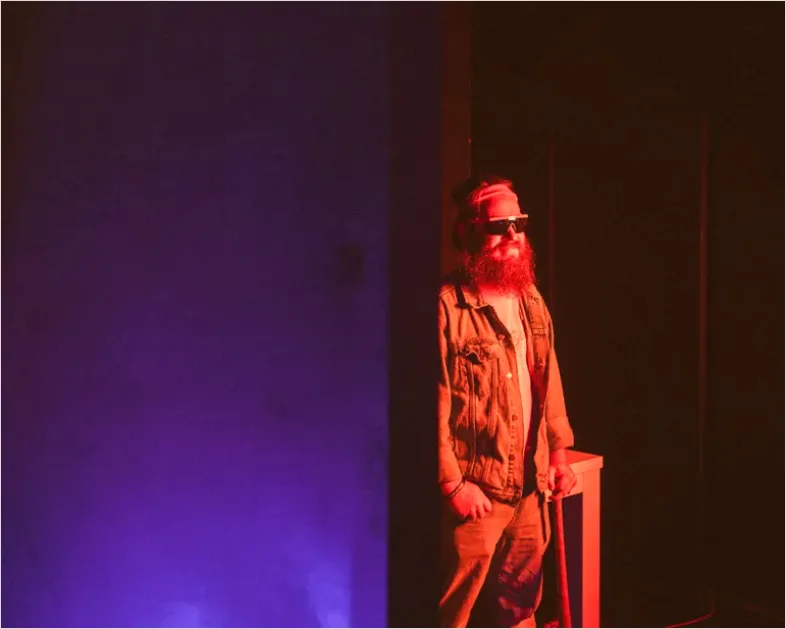 Detail Dramatic Stage Lighting Scene Photo Number 11