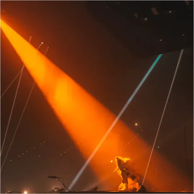 Detail Dramatic Stage Lighting Scene Photo Number 16