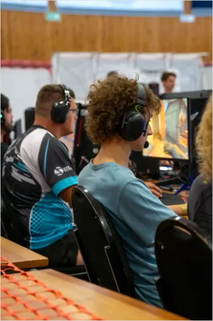 Detail Esports Players On Computers Photo Number 8