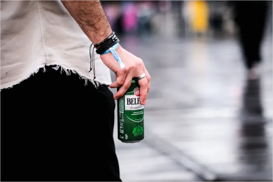 Detail Festival Wristband On Hand Photo Number 2