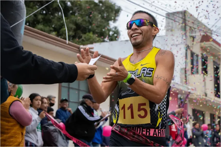 Finish Line Celebration Confetti Photo 5098