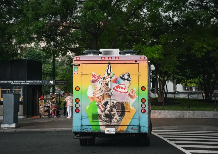 Detail Food Truck Exterior Vibrant Design Photo Number 9