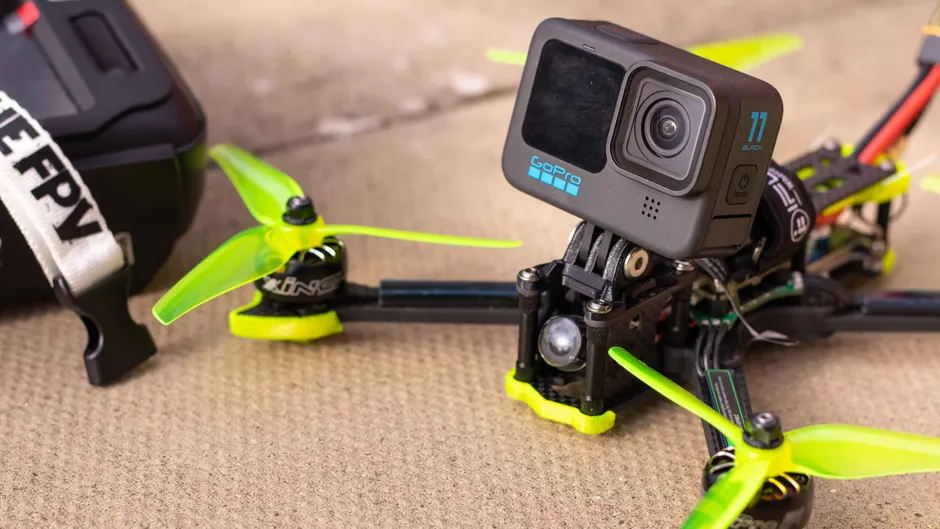Detail Fpv Drone Goggles On Desk Setup Number 9