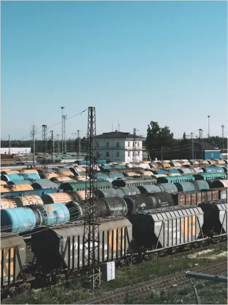 Detail Freight Train Cargo Cars Photo Number 2