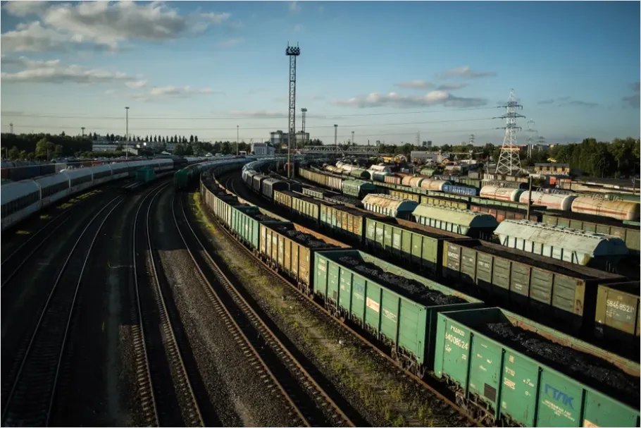 Detail Freight Train Cargo Cars Photo Number 12