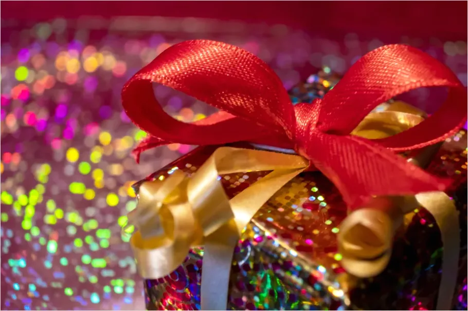 Detail Gift Wrapping Station Event Photo Number 11