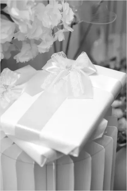 Detail Gift Wrapping Station Event Photo Number 13