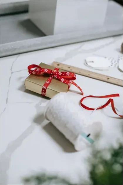 Detail Gift Wrapping Station Event Photo Number 3