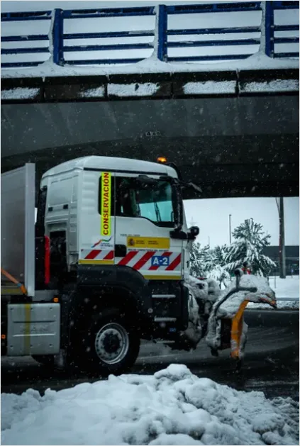 Detail Highway Maintenance Truck Photo Number 3