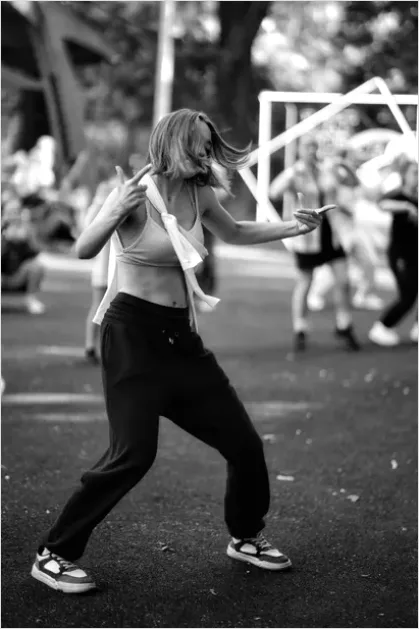 Detail Hip Hop Dance Crew Performance Photo Number 13