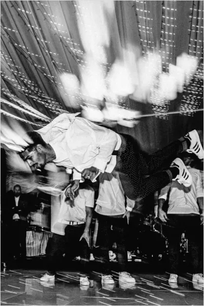 Detail Hip Hop Dance Crew Performance Photo Number 14