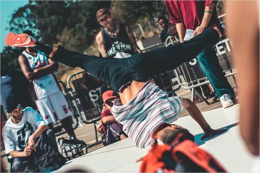 Detail Hip Hop Dance Crew Performance Photo Number 5