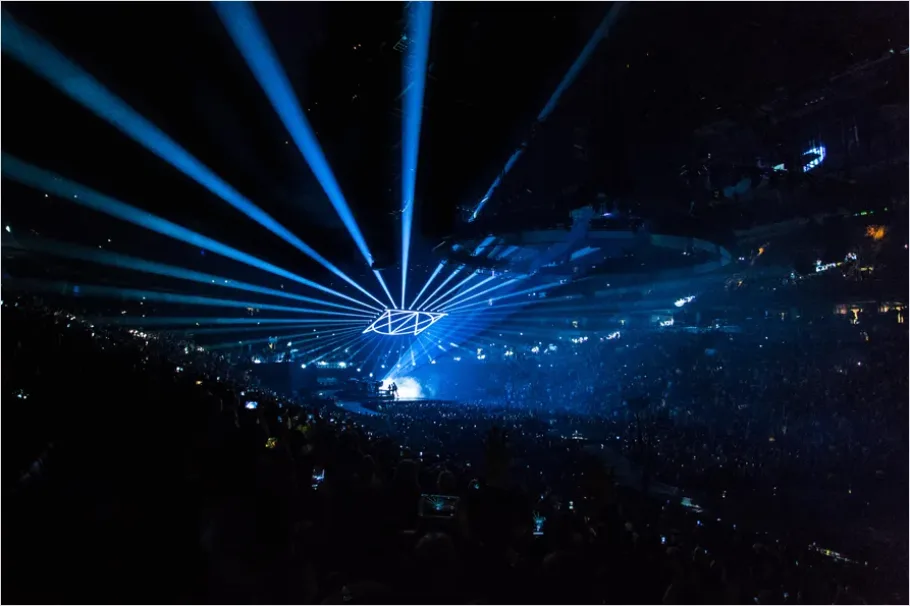 Detail Laser Lights Concert Atmosphere Photo Number 13