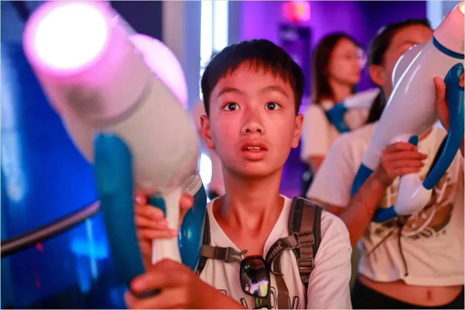 Detail Laser Tag Arena Players Photo Number 11