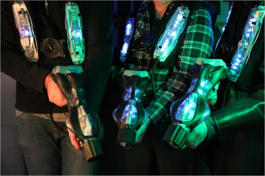 Detail Laser Tag Arena Players Photo Number 7